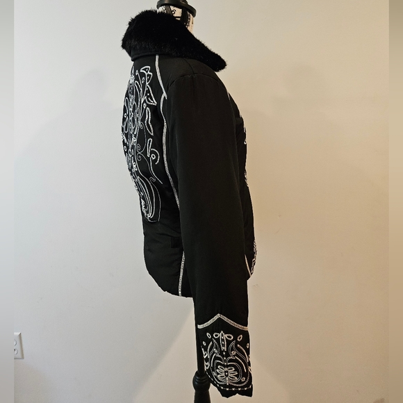 Regent Park embroidered jacket removable fur small - Picture 2 of 9